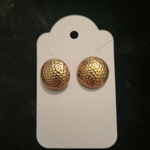 Gold studs